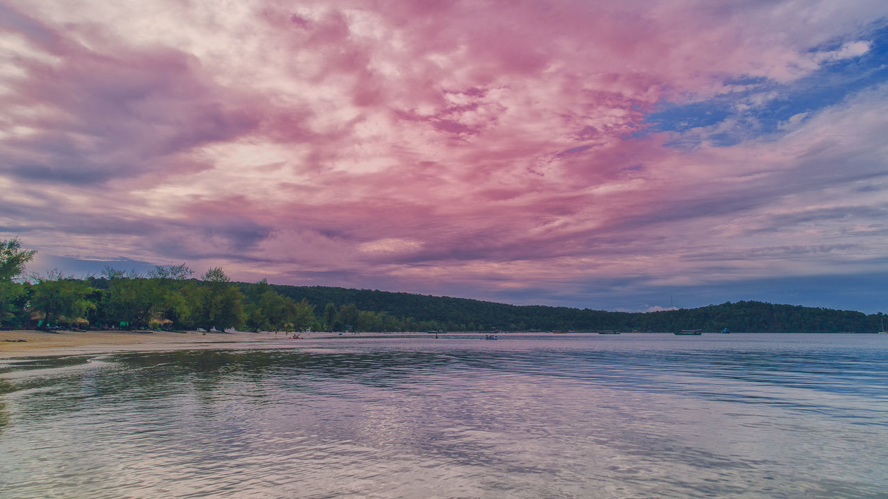 beauty in nature, water, sky, scenics, nature, tranquility, sunset, lake, outdoors, no people, cloud - sky, tranquil scene, tree, day