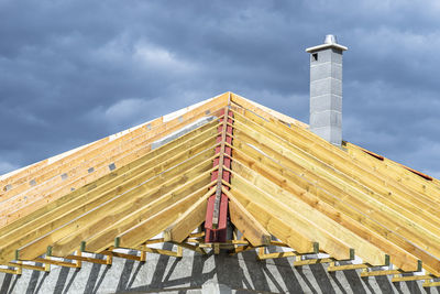 Roof trusses