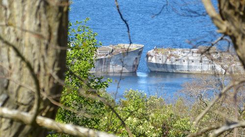 Abandoned boats moored in powell river