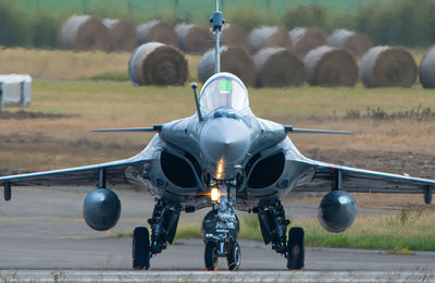 Face to face dassault rafale m before take-off