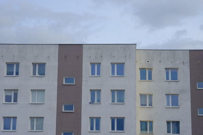 Low angle minimalistic view of building against sky