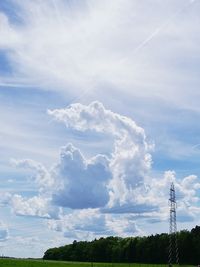 Low angle view of vapor trail in sky