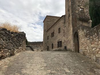 Old ruins against sky