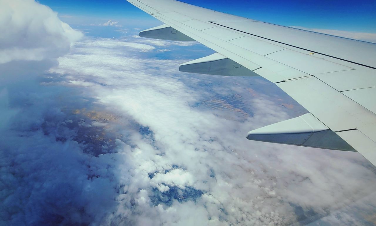 AERIAL VIEW OF AIRPLANE WING