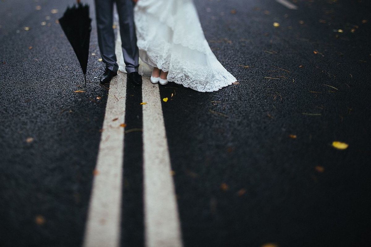 asphalt, street, road, high angle view, transportation, close-up, outdoors, season, road marking, day, sunlight, shadow, selective focus, leaf, no people, part of, nature, ground, surface level, dry