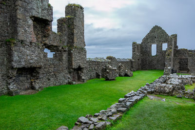 Old ruin building against sky