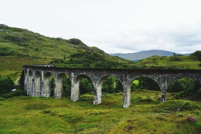 The glenfinnan viaduct is a railway viaduct on the west highland line in glenfinnan, inverness-shire