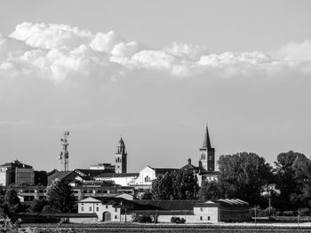 Buildings against sky in city in cremona italy