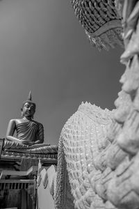 Statue against sky