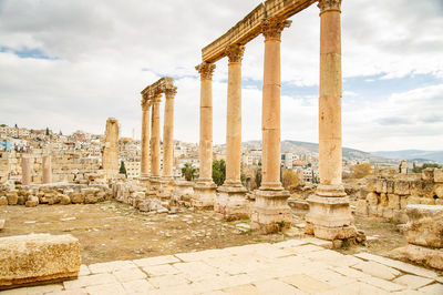 View of old ruins against sky