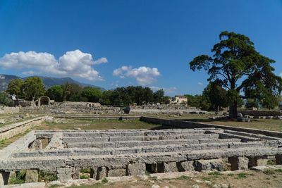 View of old ruins against sky