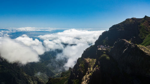 Drone aerial view of ninho da manta viewpoint in pico do areeiro, madeira island, portugal