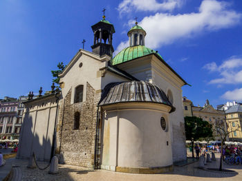 Buildings in city