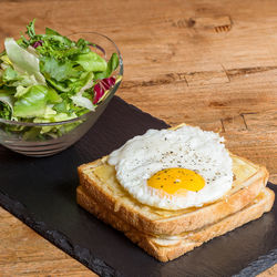 Close-up of bread on cutting board