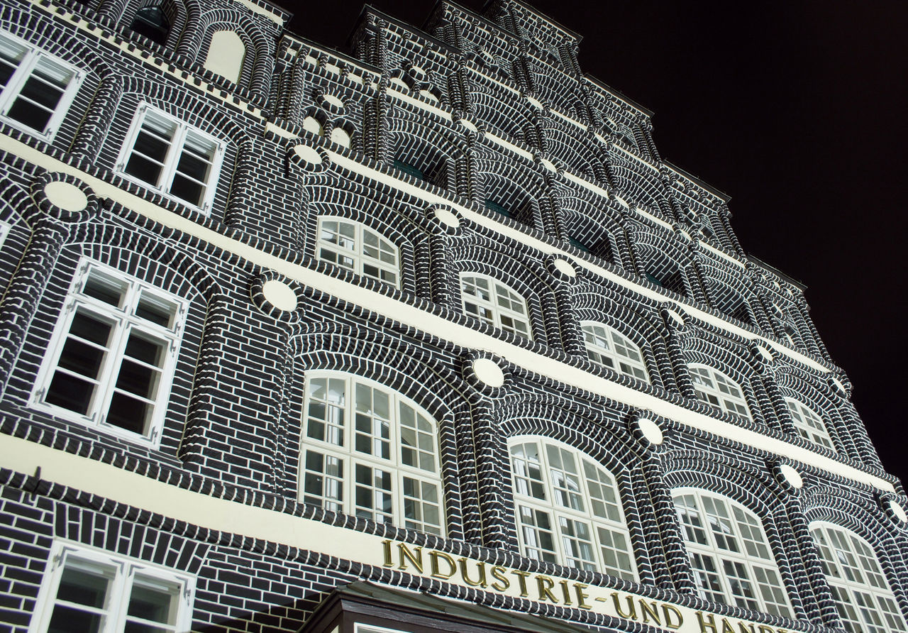 Europa; Europe; Deutschland; Germany; Norddeutschland; North Germany; Niedersachsen; niedersachsens; Lüneburg; Lueneburg; Luneburg; lüneburger; lüneburgs; Stadt; town; Hansestadt; Innenstadt; Stadtteil; Viertel; Altstadt; Sandviertel; Architektur; archite