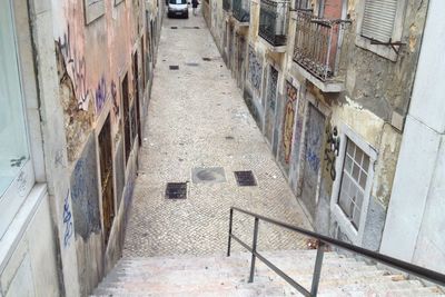 Narrow alley in city