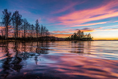 Sunrise by the lake