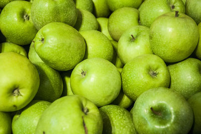 Full frame shot of apples 