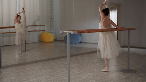 Ballet dancer doing rehearsal at studio