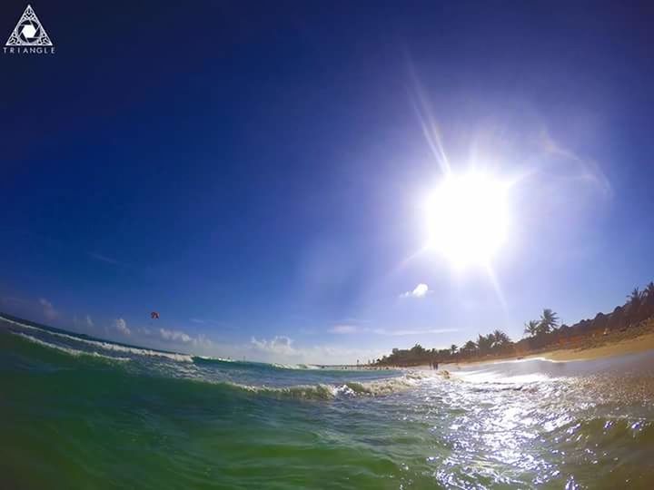 sea, water, sun, horizon over water, sunbeam, sunlight, blue, sky, beach, scenics, tranquil scene, tranquility, beauty in nature, lens flare, sunny, nature, waterfront, shore, idyllic, bright