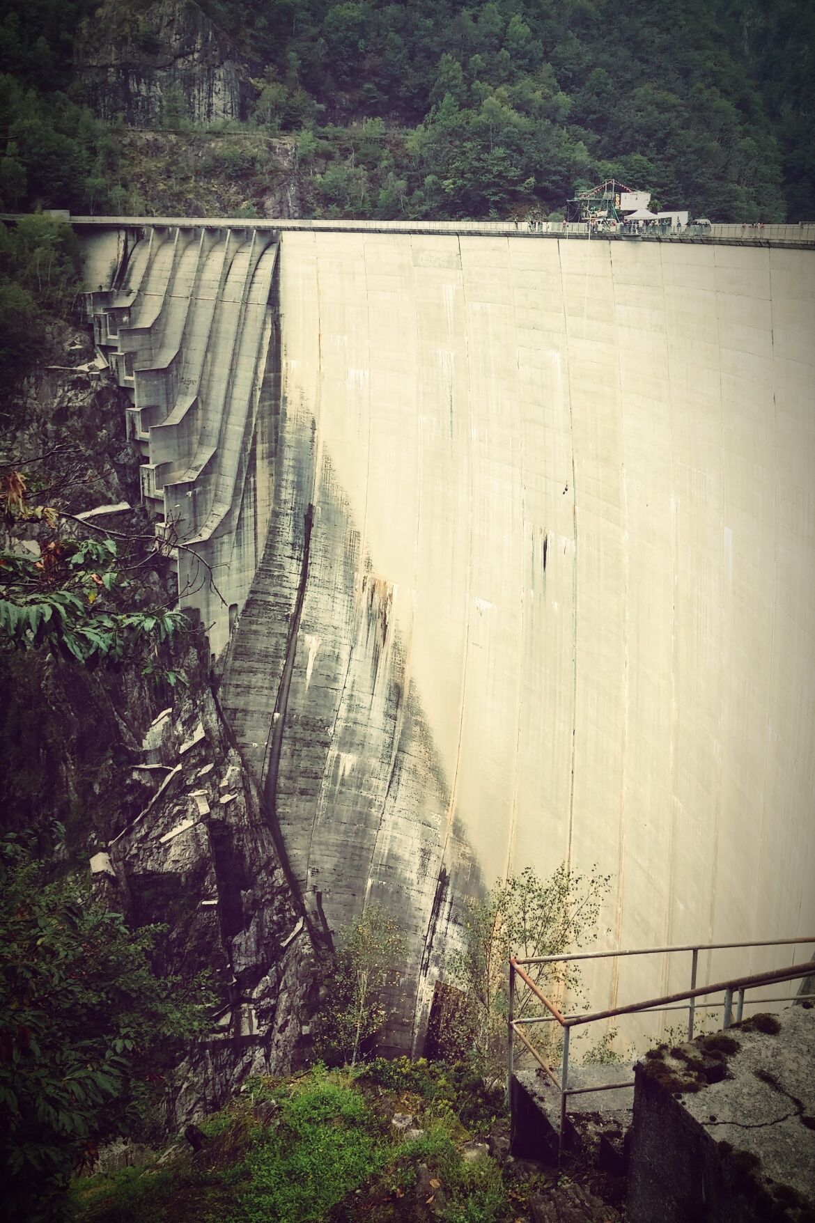 Contra dam