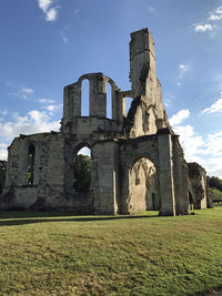 Old ruin building against sky