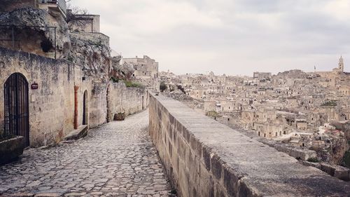 Footpath leading towards old town