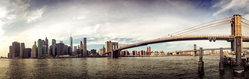 Brooklyn bridge and manhattan skyline