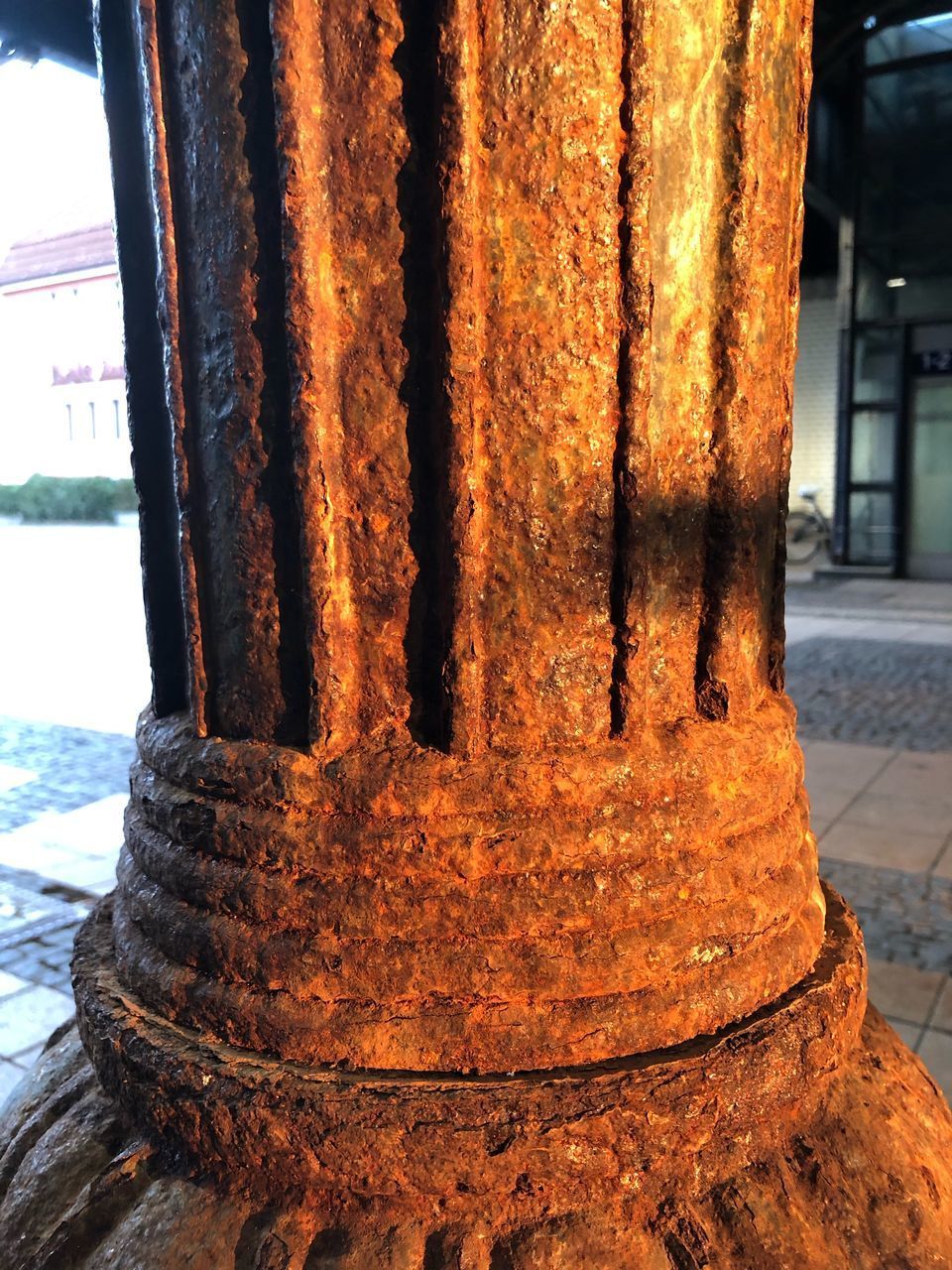 CLOSE-UP OF RUSTY METAL STRUCTURE