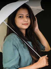 Close-up portrait of young woman