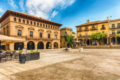 Buildings in city