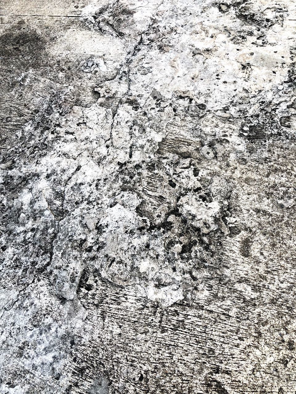 FULL FRAME SHOT OF STONE WALL WITH ROCKS