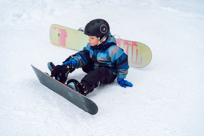 snowboarding