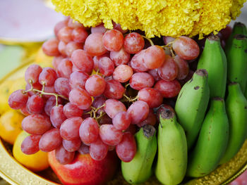 Close-up of grapes