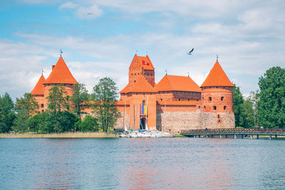 Medieval castle of trakai, vilnius, lithuania, europe, surrounded by beautiful lakes and nature