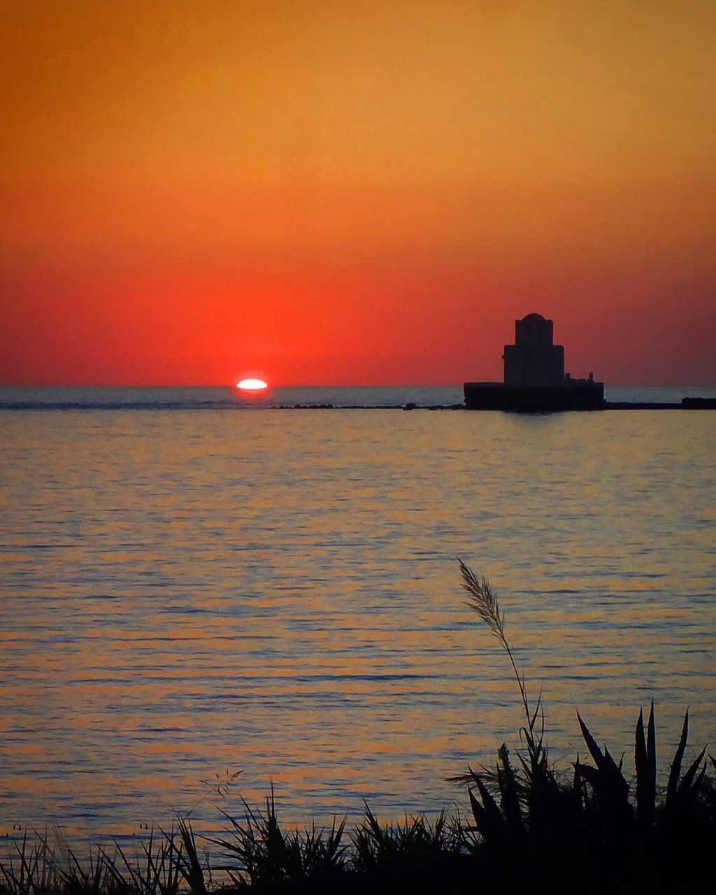 SCENIC VIEW OF SEA AGAINST ROMANTIC SKY