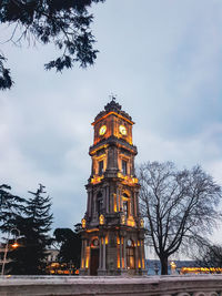 Excuses will always be there, but opportunities won't. so hustle while you can.