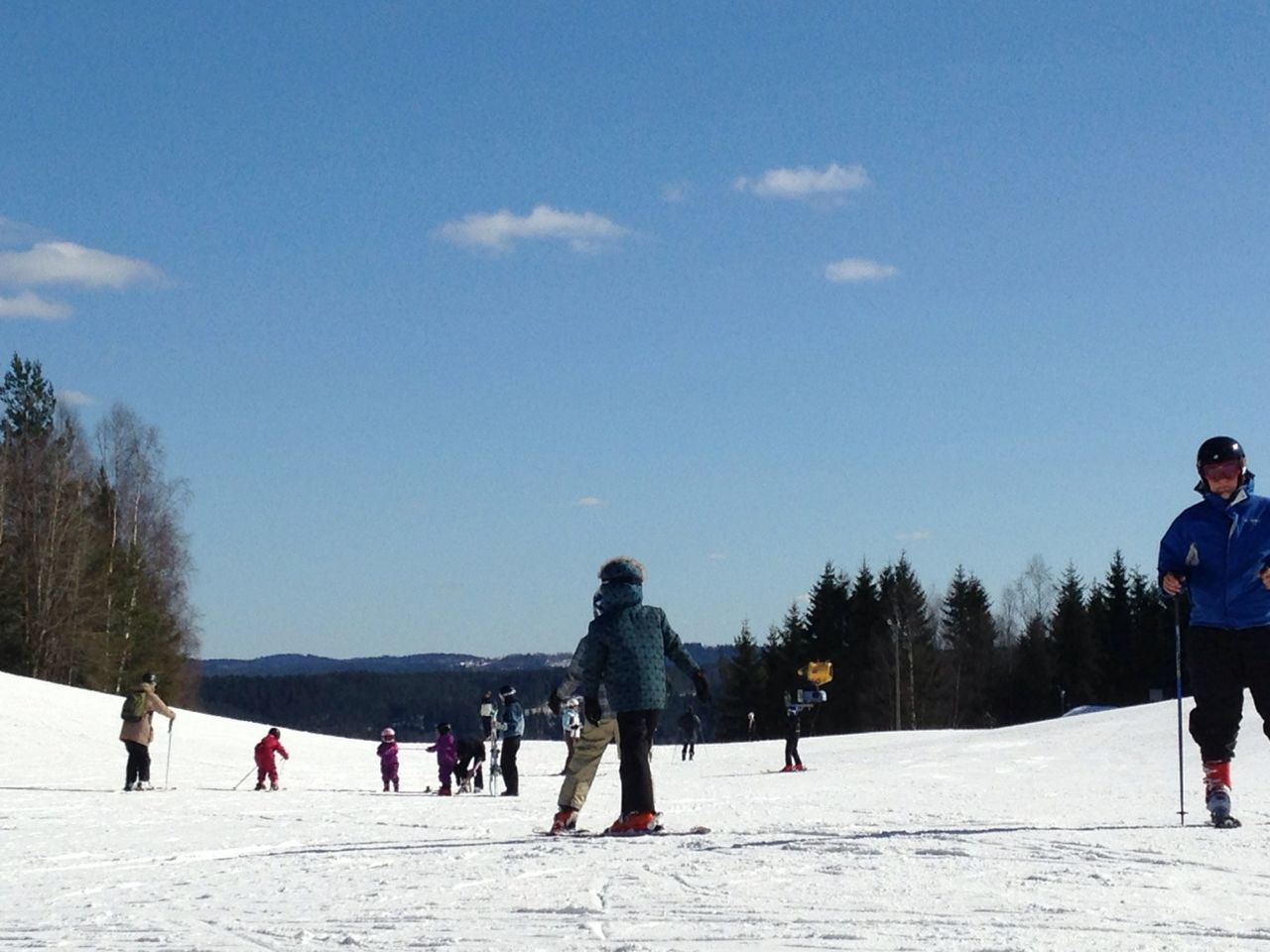 lifestyles, leisure activity, men, full length, winter, walking, cold temperature, snow, person, rear view, warm clothing, togetherness, casual clothing, sky, tourist, season, standing, vacations