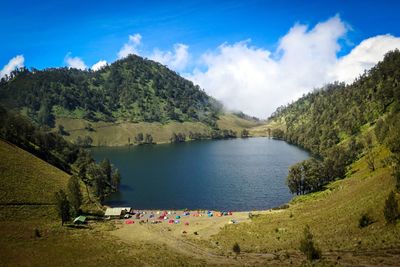 Panoramic view of lake and mountains against sky