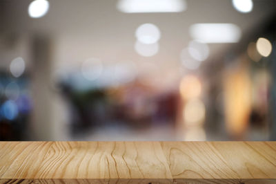 Defocused image of empty table