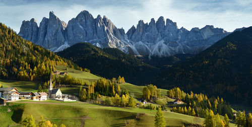 Panoramic view of lake and mountains against sky