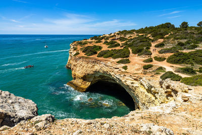 Seascape of the cliffs overlooking the atlantic ocean above the benagil cave, lagoa, portugal