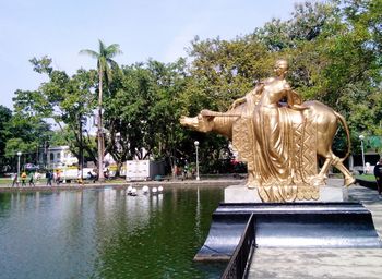 Statue of a fountain