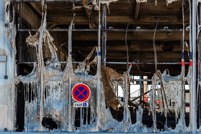Text on abandoned building