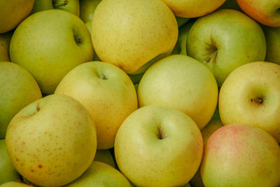 Full frame shot of apples