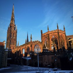 Coventry cathedral in the snow 