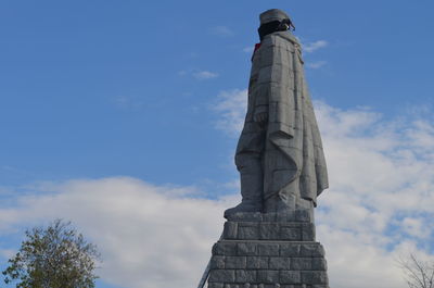 Low angle view of monument against clear sky