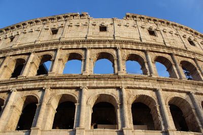 Colosseo - roma -low angle view of historical building against sky