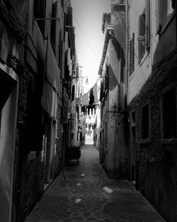 Narrow alley in city