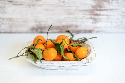 Close-up of tomatoes in bowl on table